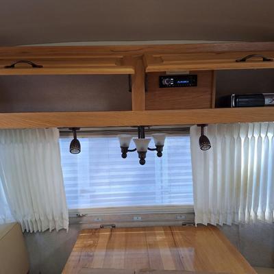 2009 Airstream with Hensley Hitch