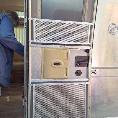 2009 Airstream with Hensley Hitch