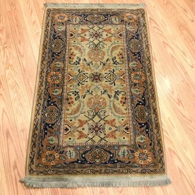 505 Karastan Rug 2'6 x 4'
