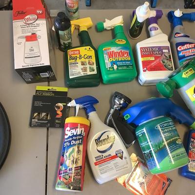 512 Large Lot of Garden Chemicals/Sprays