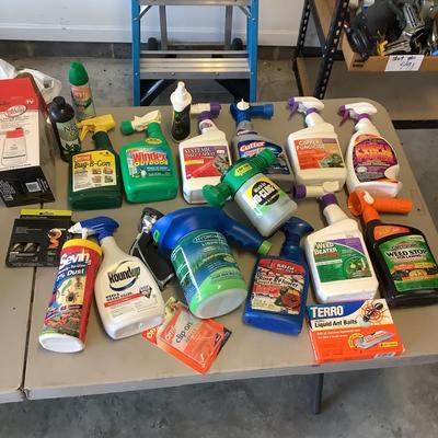 512 Large Lot of Garden Chemicals/Sprays
