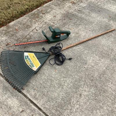 518 B&D Hedge Trimmer, Extension Cord & Rake