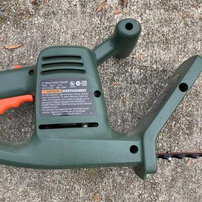 518 B&D Hedge Trimmer, Extension Cord & Rake