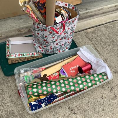 523 Christmas Wrapping Paper & Wine Gift Bags