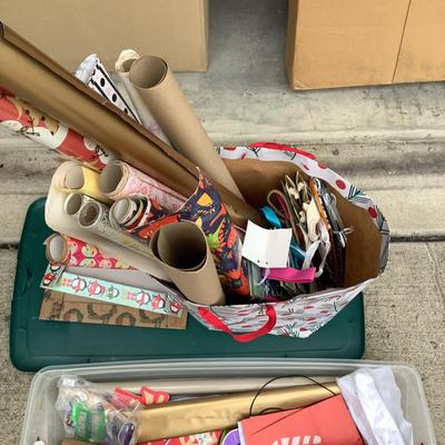 523 Christmas Wrapping Paper & Wine Gift Bags