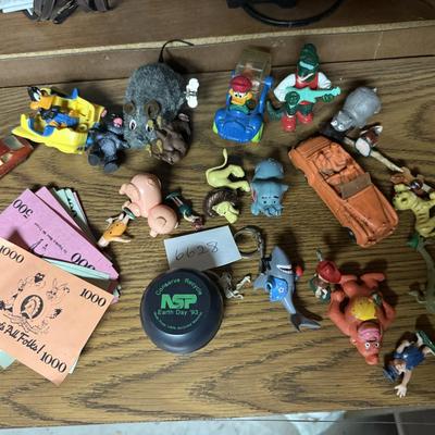Yo-yo and other vintage toys