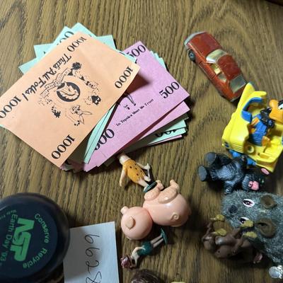 Yo-yo and other vintage toys