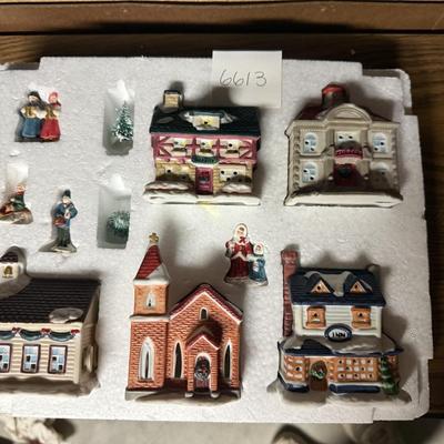 11 piece Christmas village