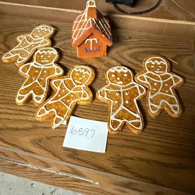 Gingerbread men and house/tree decor