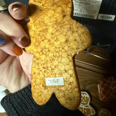 Gingerbread men and house/tree decor