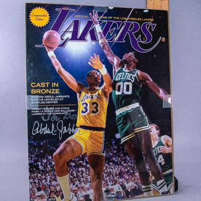 KAREEM ABDUL JABBAR AUTOGRAPH ON MAGAZINE PAGE