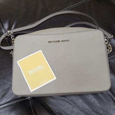 Grey Jet Set Michael Kors Crossbody Purse