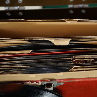 RED VINTAGE METAL 45 RECORD CARRIER /