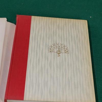 VANITY FAIR HARDCOVER. A CALALCADE OF THE 1920'S- 1930'S