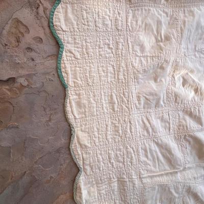 Dresden plate old farmhouse quilt