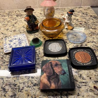 Miscellaneous assortment including a few marbles