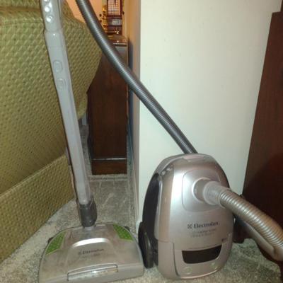 Electrolux Ultrasilencer Deepclean Tank Vacuum Cleaner- In Working Condition
