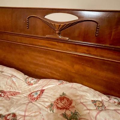 Vintage Wood Full Size Bed, ornate Headboard and Footboard