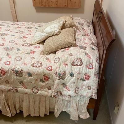 Vintage Wood Full Size Bed, ornate Headboard and Footboard