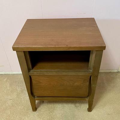 Vintage Walnut MCM Single Drawer Nightstand Bedside Table