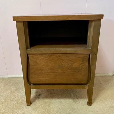 Vintage Walnut MCM Single Drawer Nightstand Bedside Table
