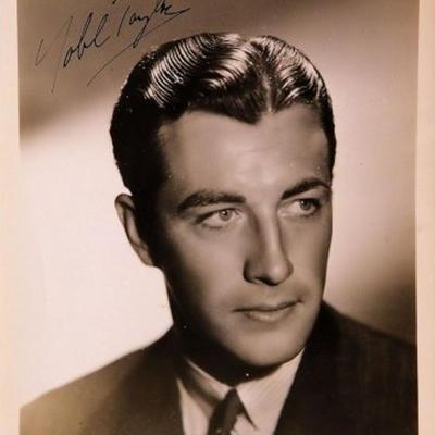 Robert Taylor signed portrait photo 
