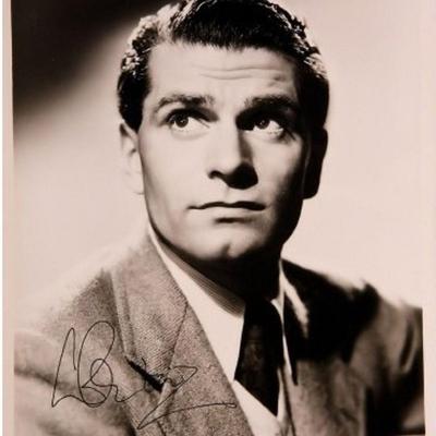 Laurence Olivier signed portrait photo 