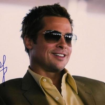 Brad Pitt signed Oceans Eleven photo 