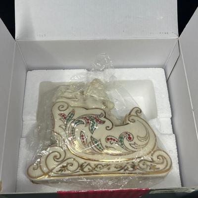 Lenox "Dash Away All" Santa in Sleigh Porcelain Sculpture
