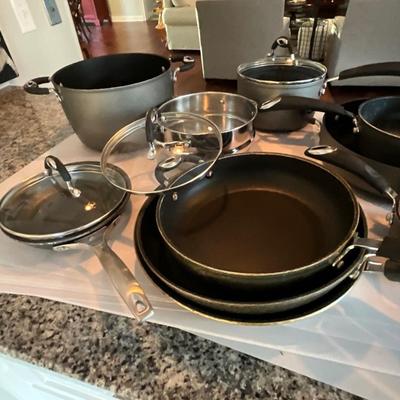 Set of Cooking Pots, Pans,Lids And Strainer