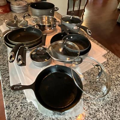 Set of Cooking Pots, Pans,Lids And Strainer