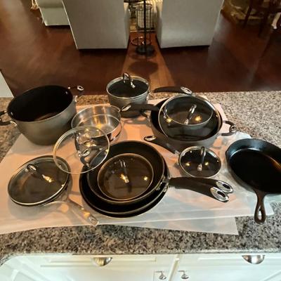 Set of Cooking Pots, Pans,Lids And Strainer