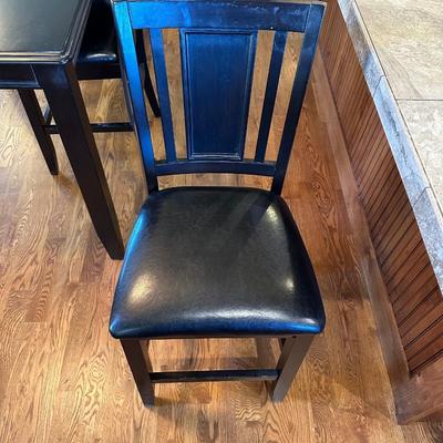 COUNTERTOP HEIGHT DINING TABLE W/BUILT IN (BUTTERFLY) LEAF AND 4 CHAIRS