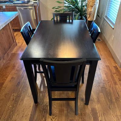 COUNTERTOP HEIGHT DINING TABLE W/BUILT IN (BUTTERFLY) LEAF AND 4 CHAIRS
