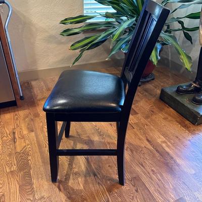 COUNTERTOP HEIGHT DINING TABLE W/BUILT IN (BUTTERFLY) LEAF AND 4 CHAIRS