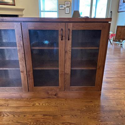 VERY NICE 4 DOOR GLASS DISPLAY CABINET