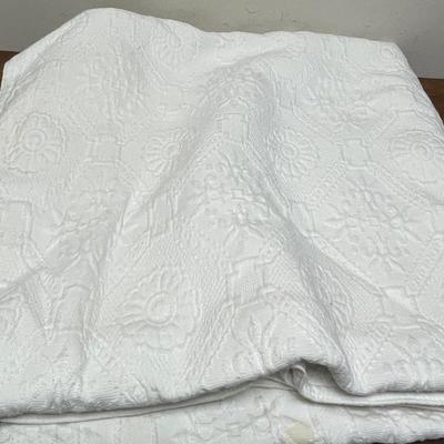White Paisley Cotton Quilt 82" x 64"