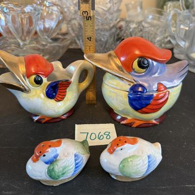 Lusterware sugar & creamer/ salt & pepper