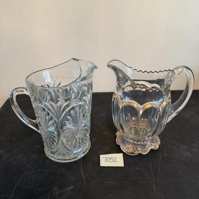 2 pitchers