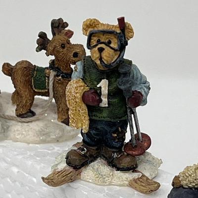 Boyds Bears Figures, Igloo and Sugar Plum Pavilion
