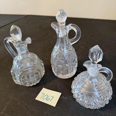 Set of 3 cruets