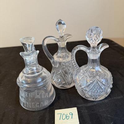 Set of 3 cruets