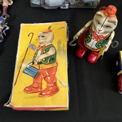 Vintage wind up toy