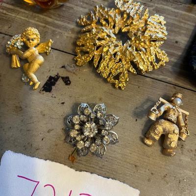 Broaches