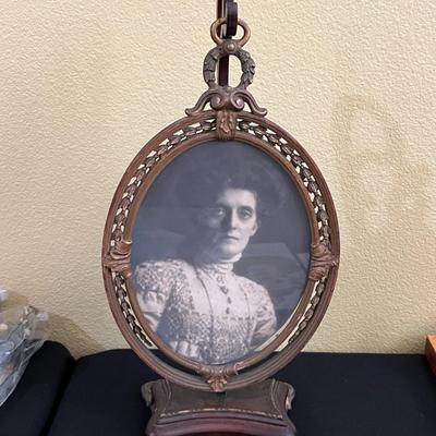 Antique hanging picture frame