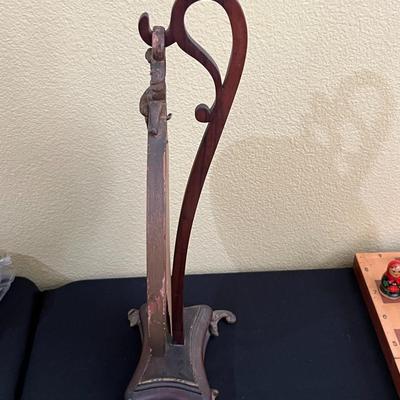 Antique hanging picture frame