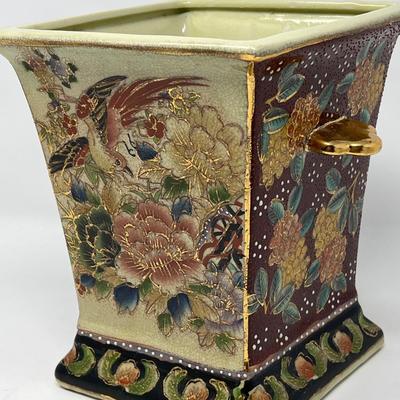 Stunning Decorative Ceramic Vase & Ornaments