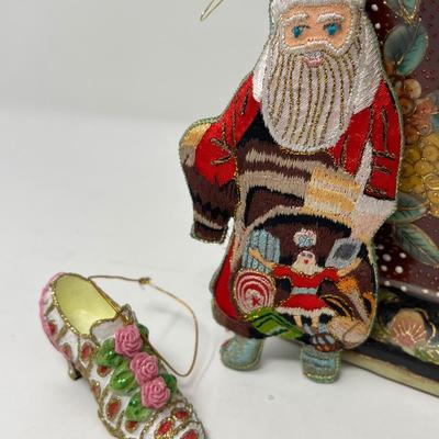 Stunning Decorative Ceramic Vase & Ornaments