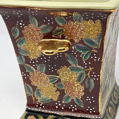 Stunning Decorative Ceramic Vase & Ornaments