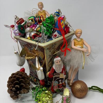 Stunning Decorative Ceramic Vase & Ornaments